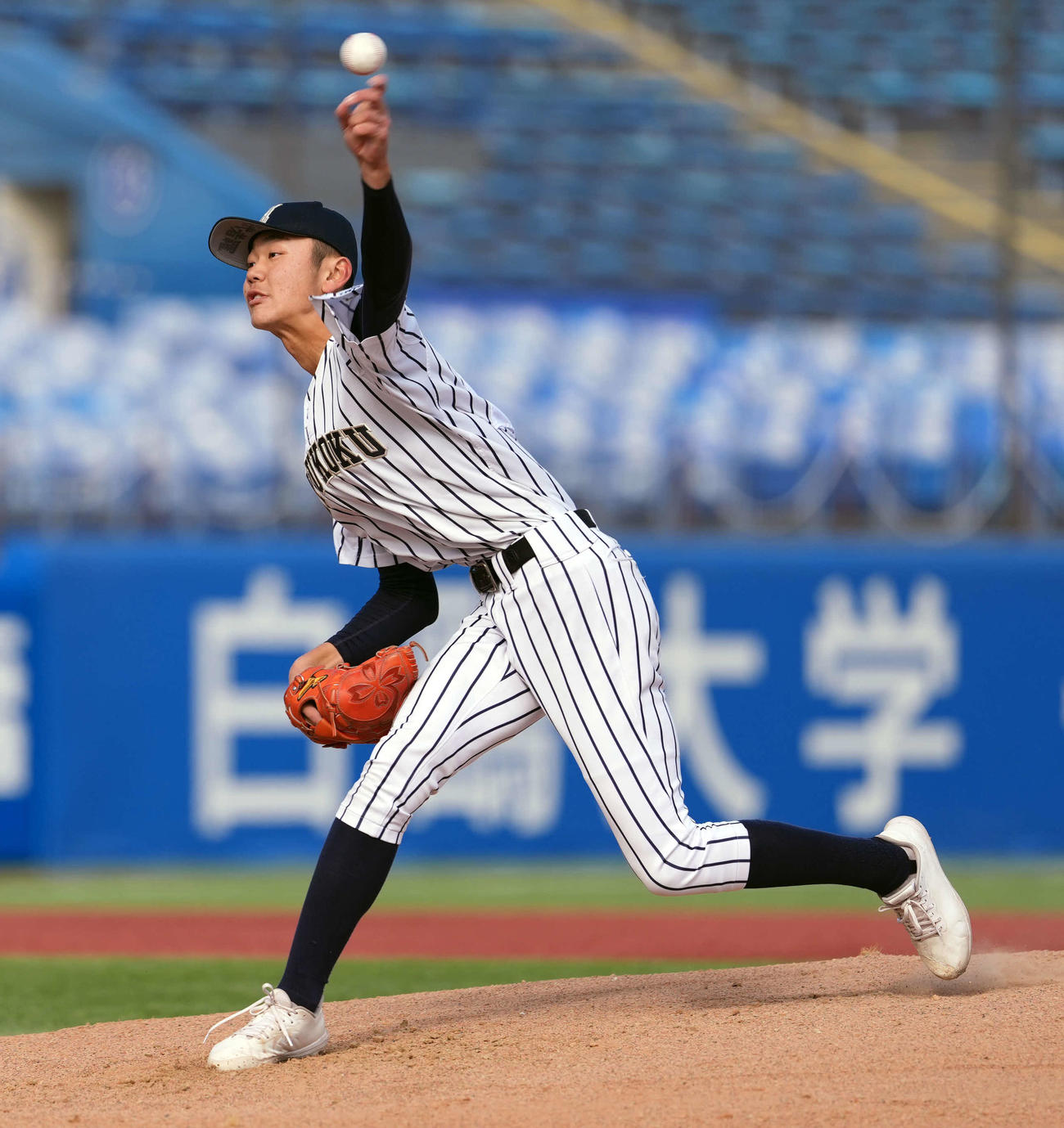 九州国際大付対神戸国際大付　先発の九州国際大付・岩見（撮影・小島史椰）