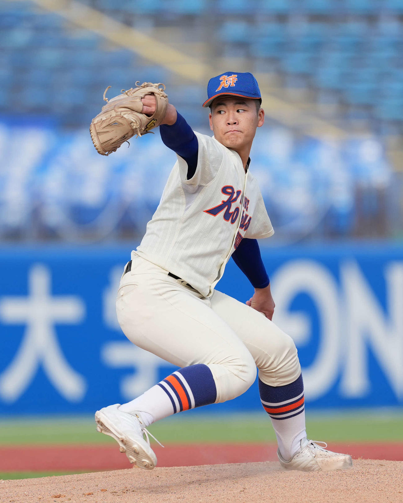 九州国際大付対神戸国際大付　先発の神戸国際大付・宮田（撮影・小島史椰）
