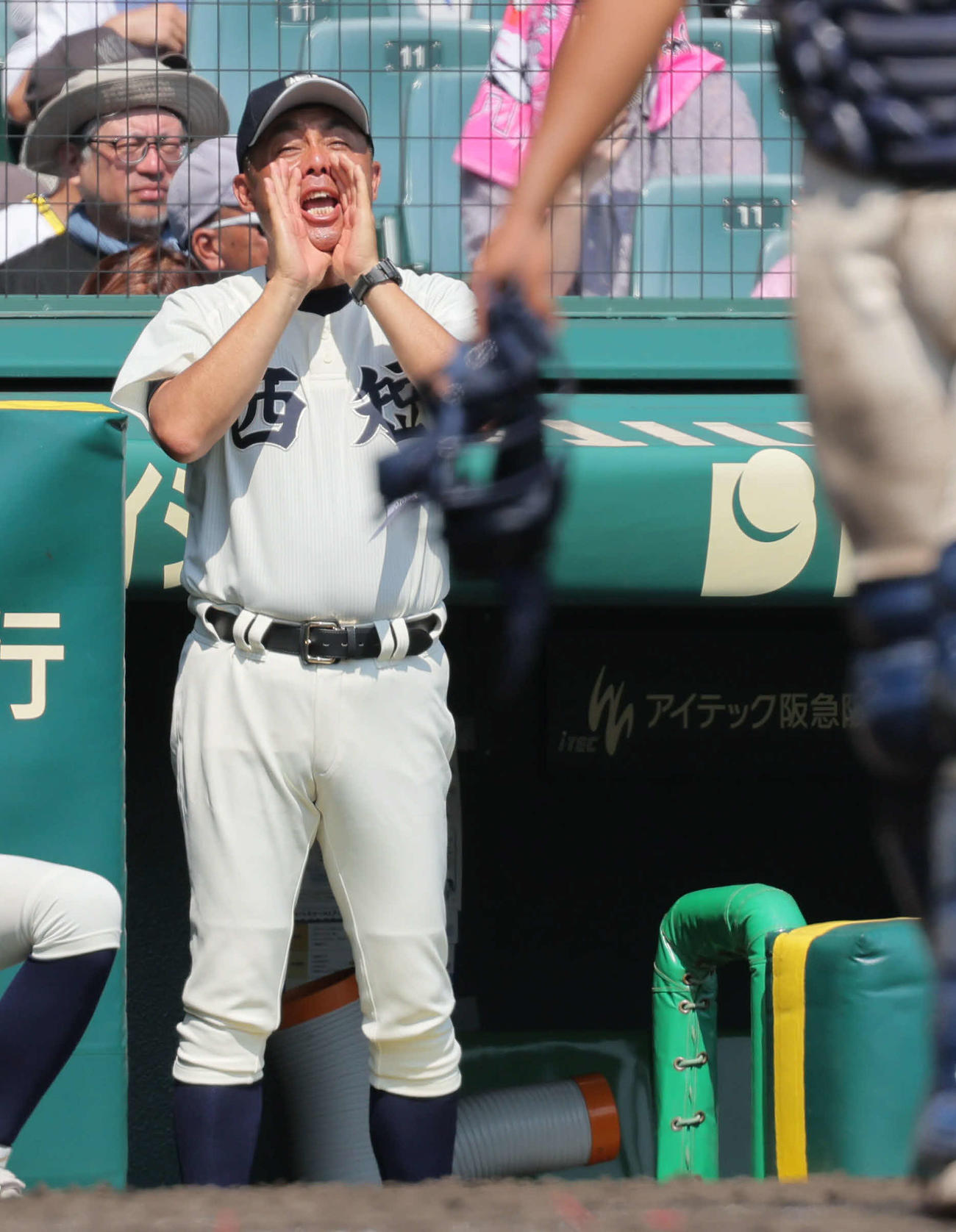ナインを鼓舞する西日本短大付・西村慎太郎監督（2025年8月撮影）