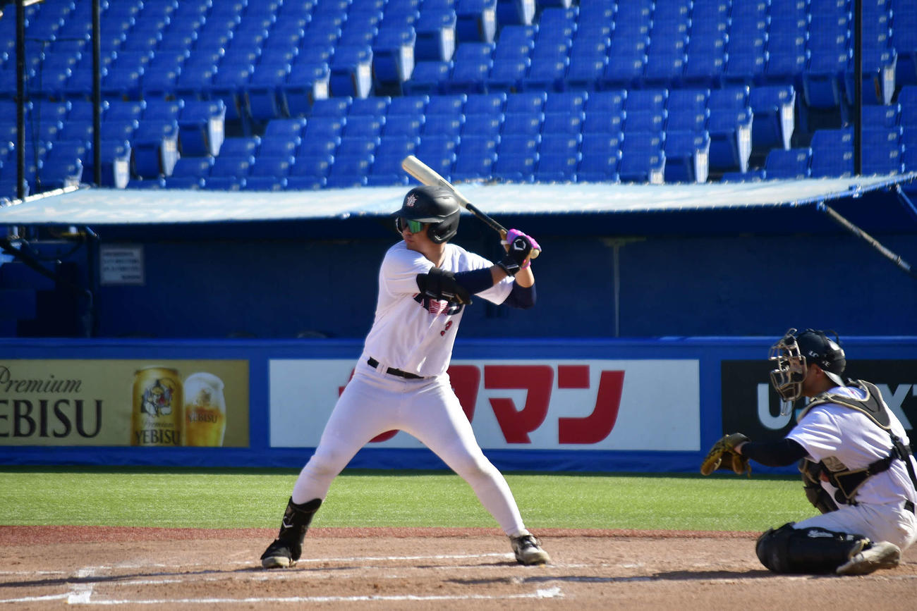 高校野球は選ばず、社会人硬式野球チーム「CLUB REBASE」に所属する松本（撮影・平山連）