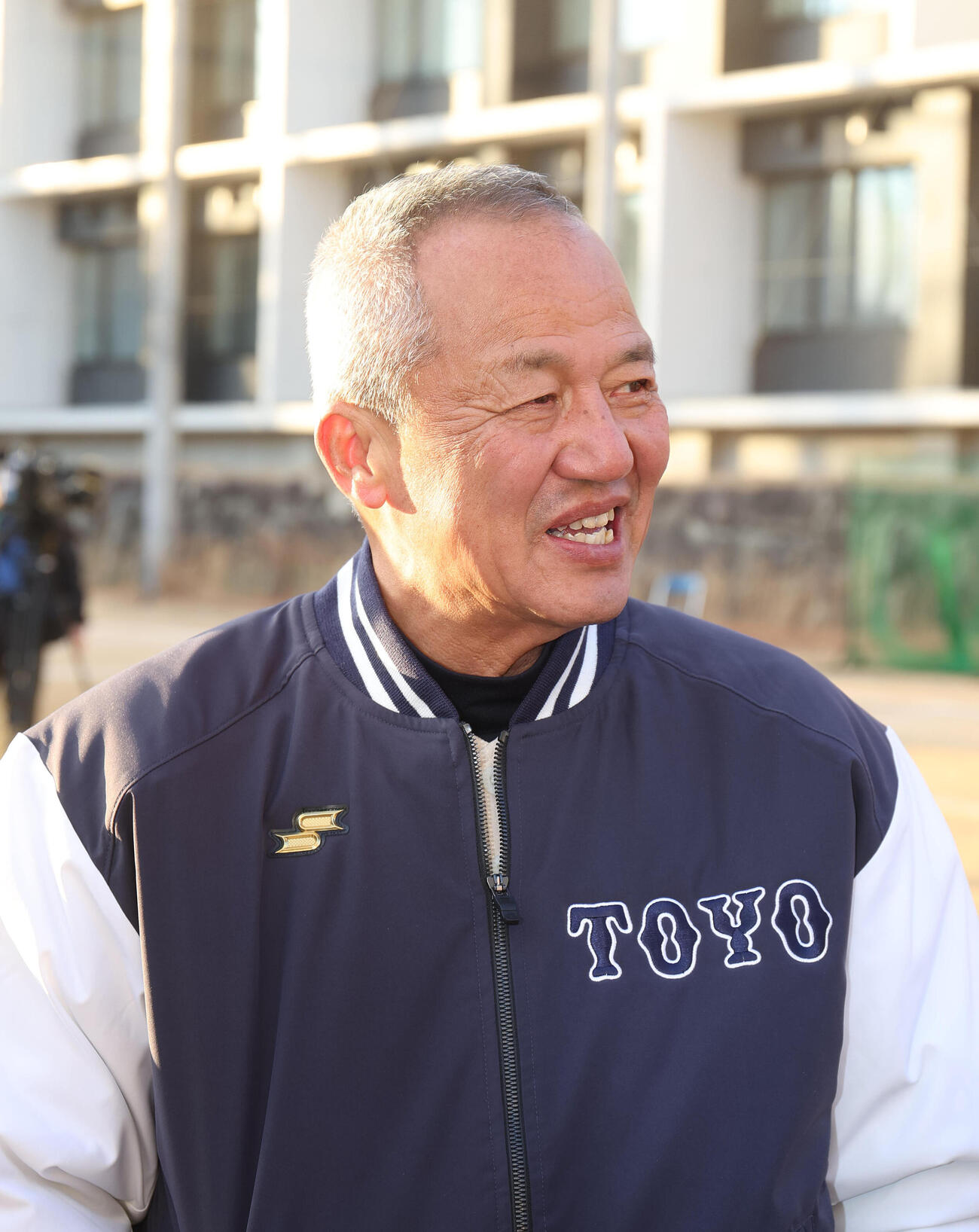 センバツ出場が決まり笑顔を見せる東洋大姫路・岡田監督（撮影・白石智彦）
