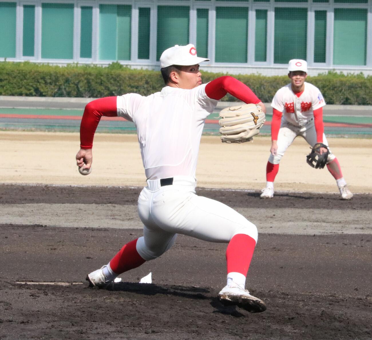 智弁学園対市尼崎　智弁学園の杉本が練習試合解禁初戦で好投する（撮影・林亮佑）