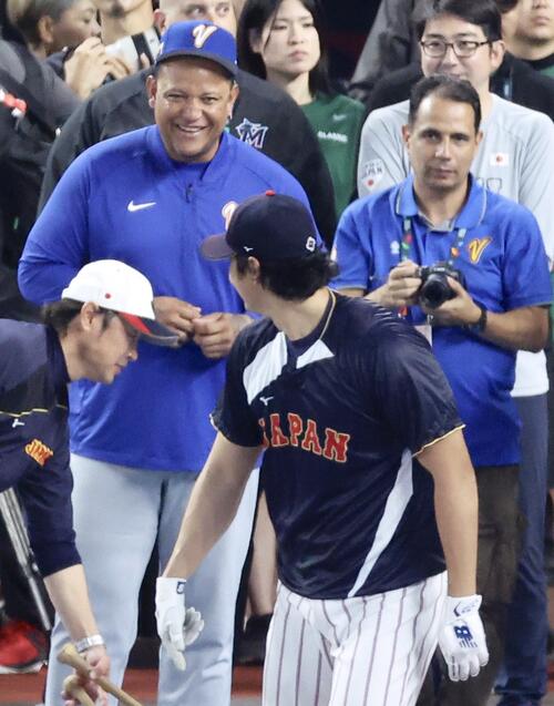 センバツ】花巻東、武田双雲書き下ろし新ユニで甲子園練習 大谷翔平
