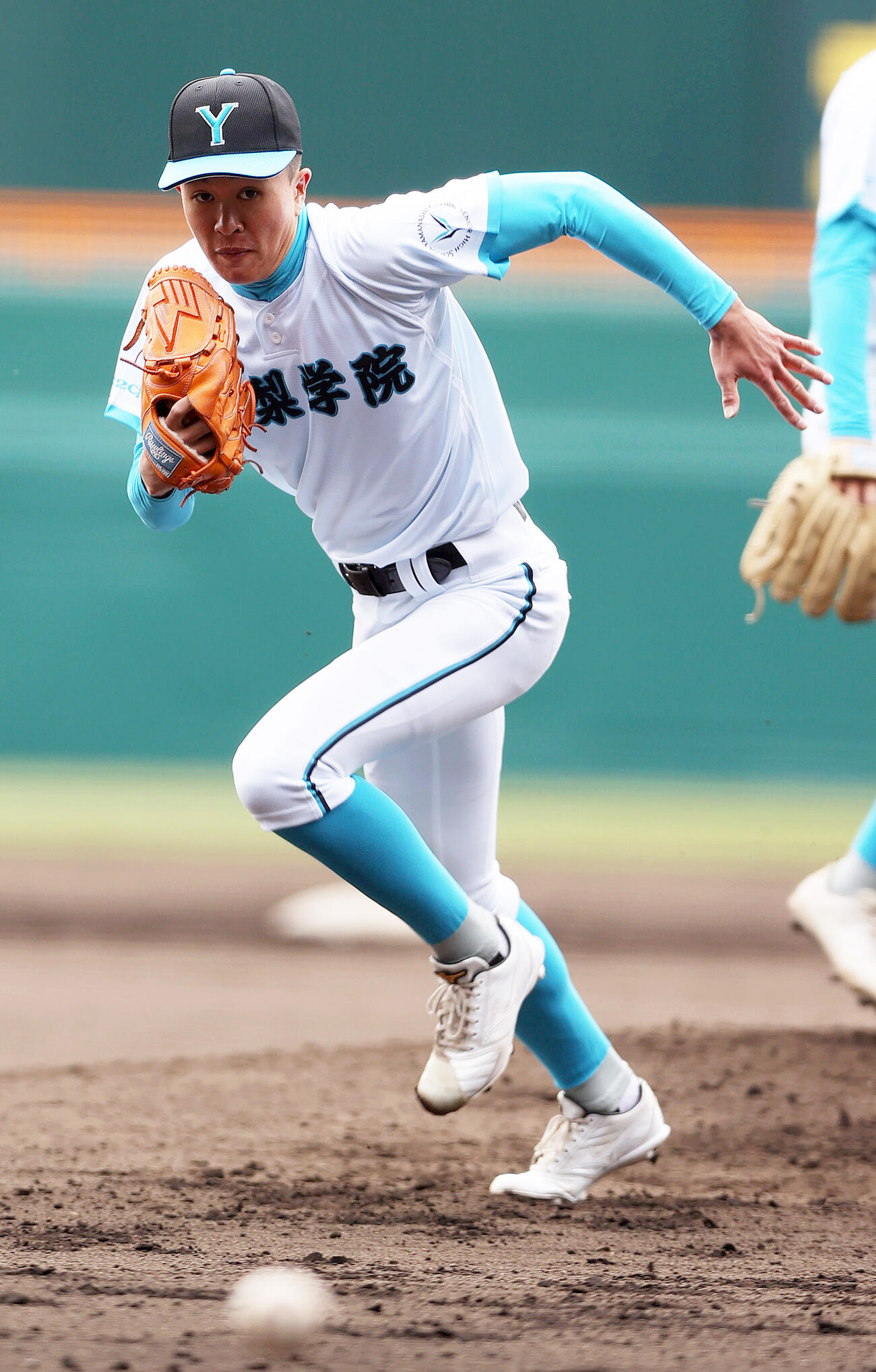 甲子園練習で軽快に動く山梨学院の檜垣（撮影・上山淳一）