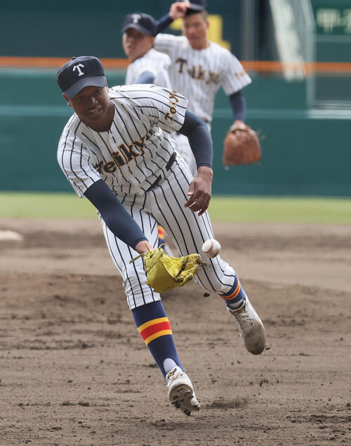 センバツ】伝統の縦じまが帰還 帝京が15年ぶりに甲子園練習 金田監督