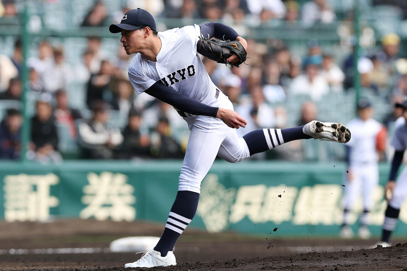 中京大中京対阿南光　力投する中京大中京先発の安藤（撮影・前田充）