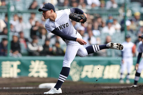 中京大中京対阿南光　力投する中京大中京先発の安藤（撮影・前田充）