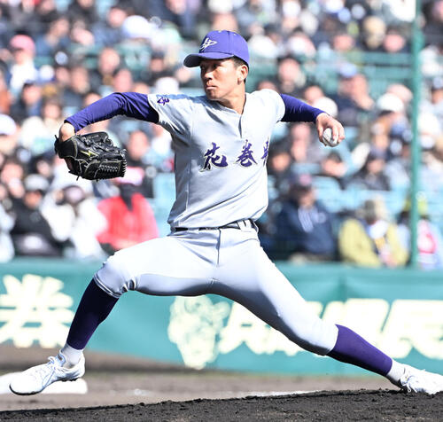 智弁学園対花巻東　花巻東先発の萬谷堅心（撮影・石井愛子）