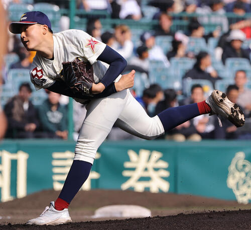 滋賀学園対八戸学院光星　八戸学院光星先発の岩崎（撮影・上田博志）