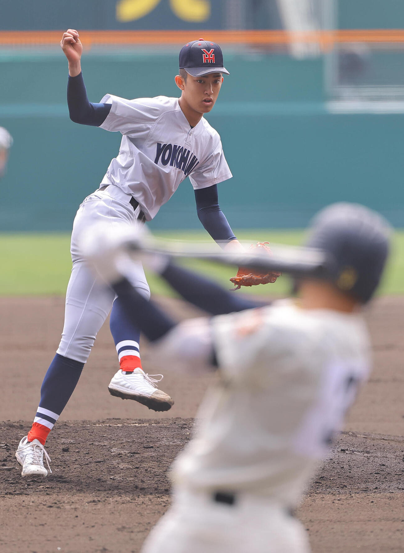 神村学園対横浜　1回表神村学園2死一、二塁、神村学園・国分から三振を奪う織田（撮影・上田博志）