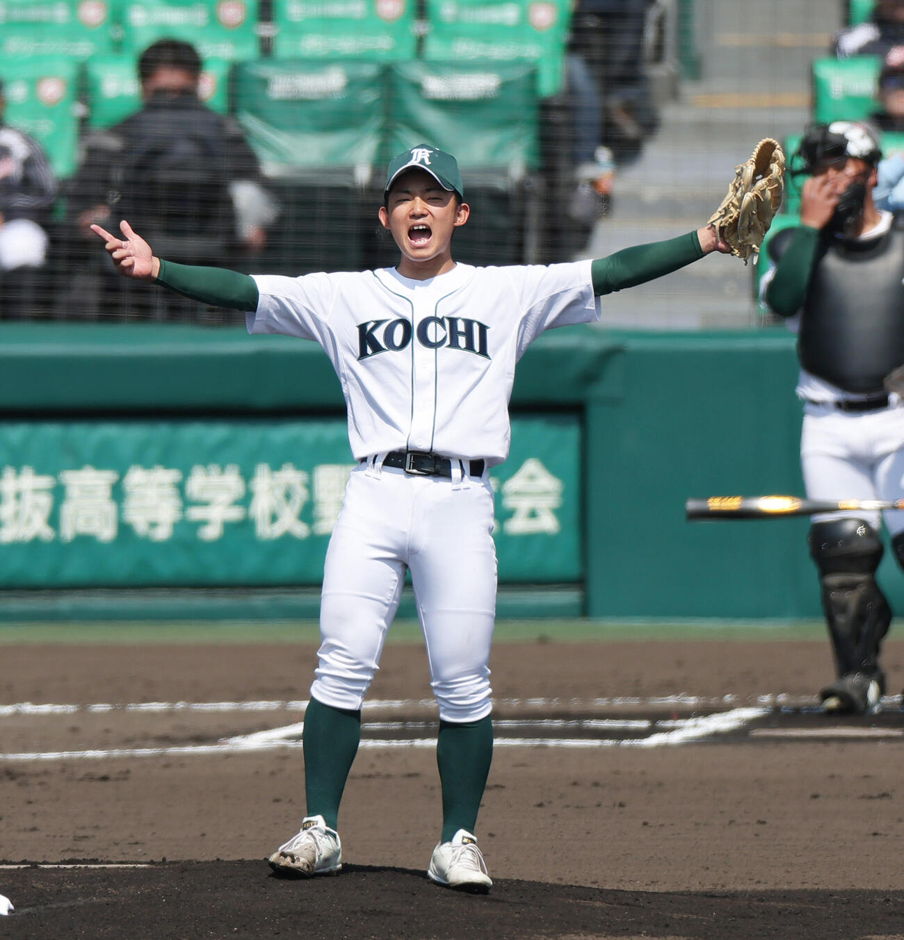 日本文理対高知農　マウンドで声を出す高知農エース山下（撮影・上山淳一）