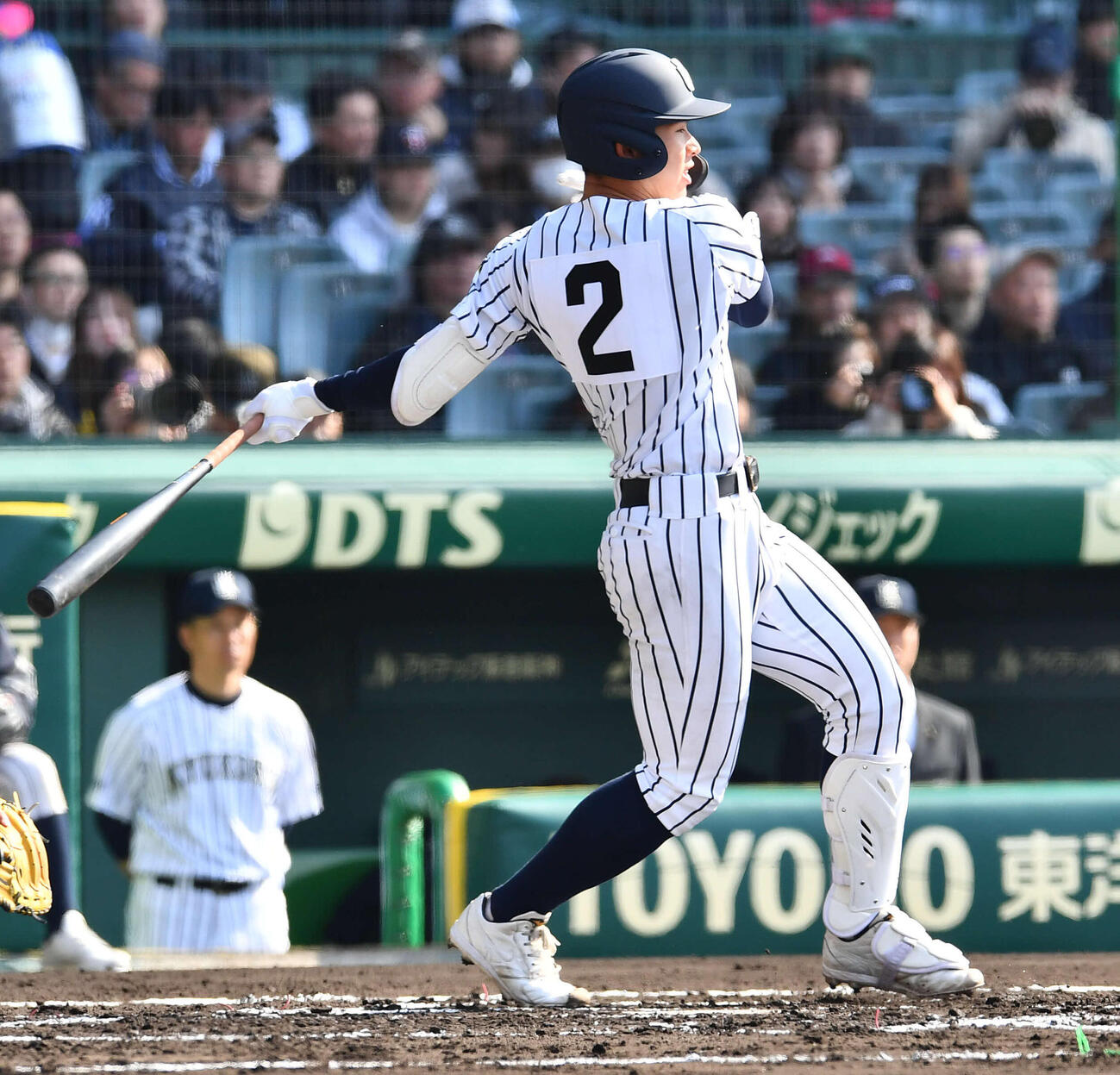 神戸国際大付対九州国際大付　1回裏九州国際大付1死一、三塁、城野は遊撃へ先制適時内野安打を放つ（撮影・岩下翔太）