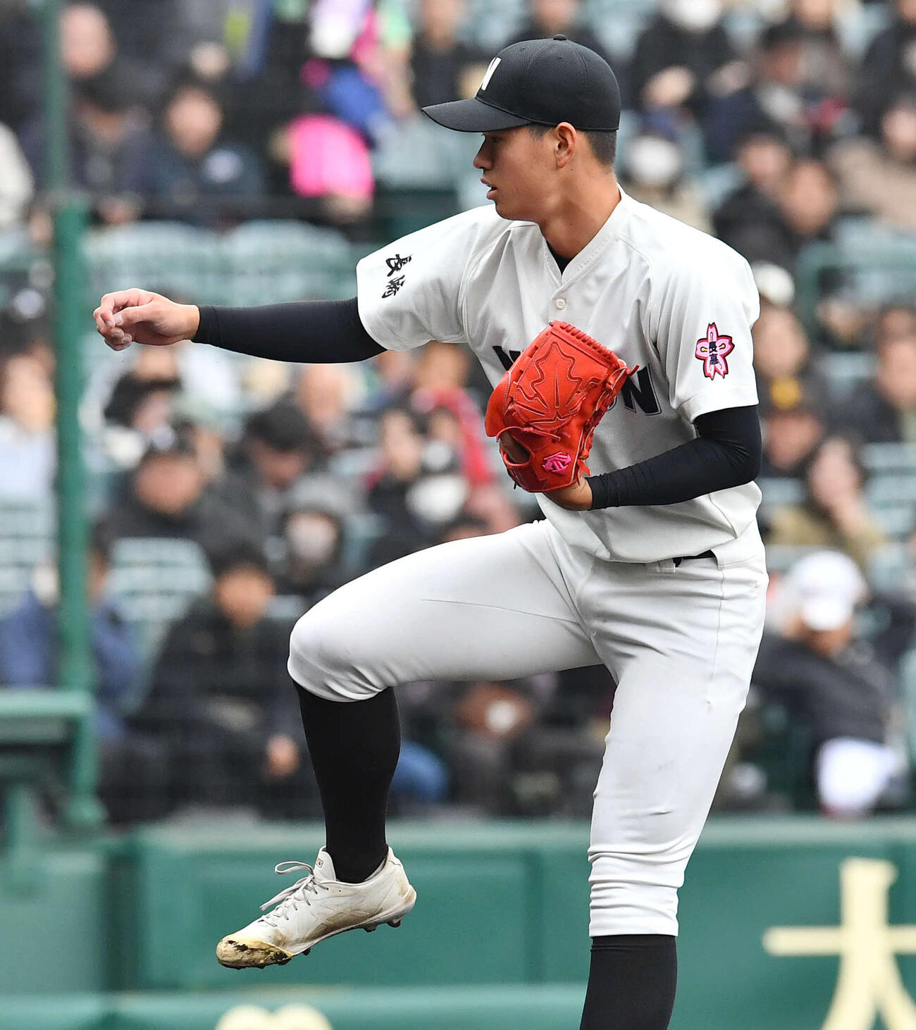 山梨学院対長崎日大　長崎日大先発の古賀（撮影・岩下翔太）