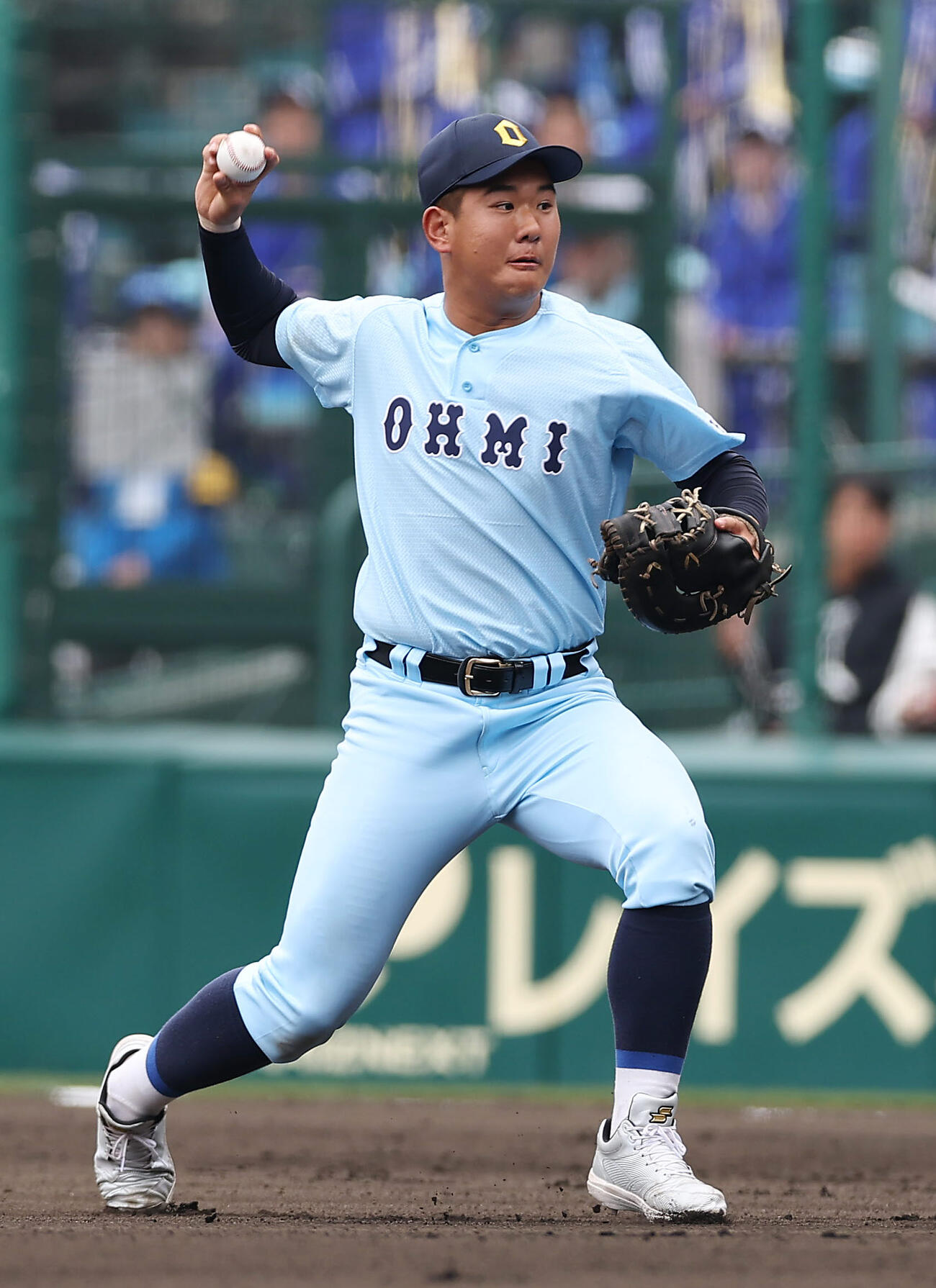 大垣日大対近江　1回表大垣日大無死三塁、山崎の一ゴロをを本塁へ送球する箕浦（撮影・前田充）