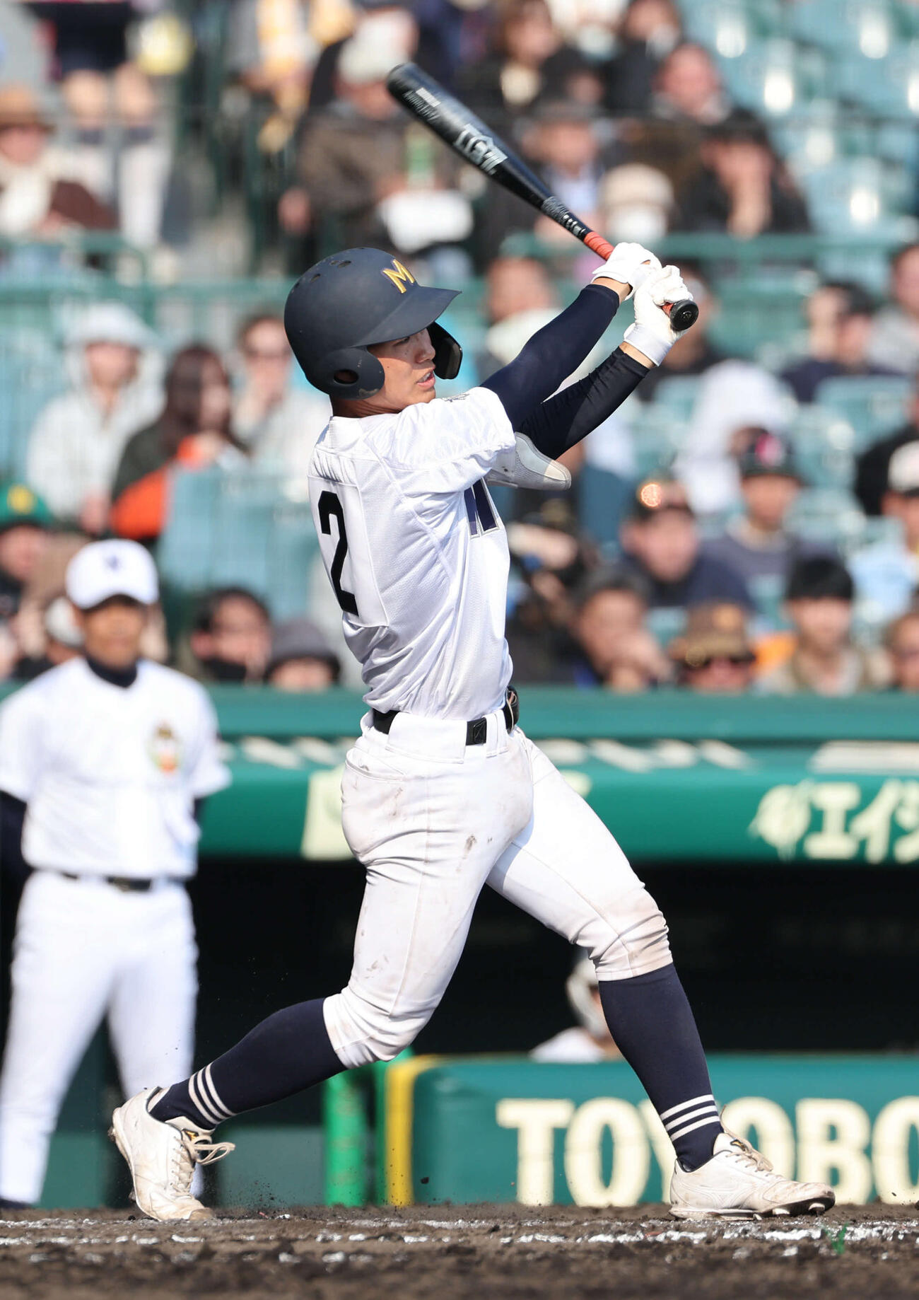 三重対佐野日大　6回裏三重2死満塁、大西は左前適時打を放つ（撮影・西尾就之）
