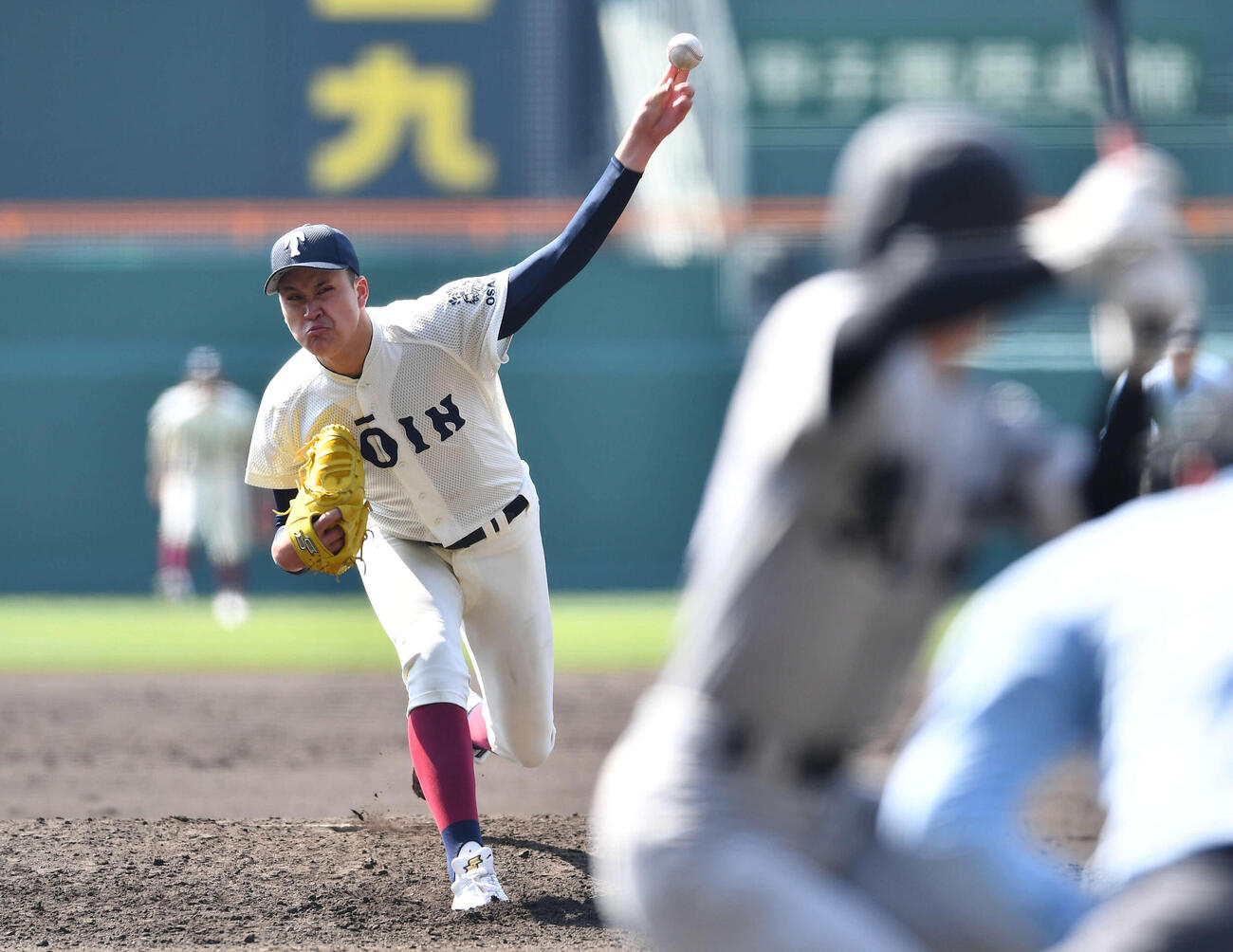 大阪桐蔭対熊本工　力投する大阪桐蔭先発の川本（撮影・岩下翔太）