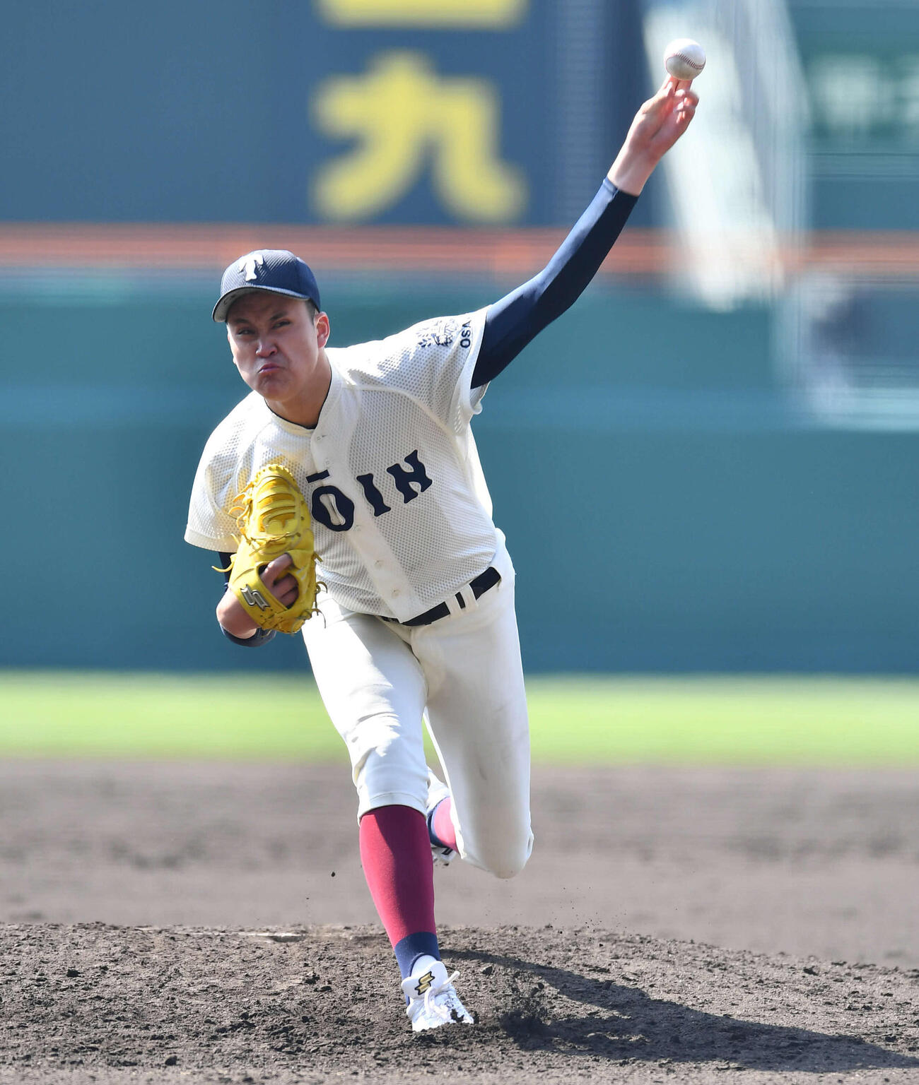 大阪桐蔭対熊本工　大阪桐蔭先発の川本（撮影・岩下翔太）