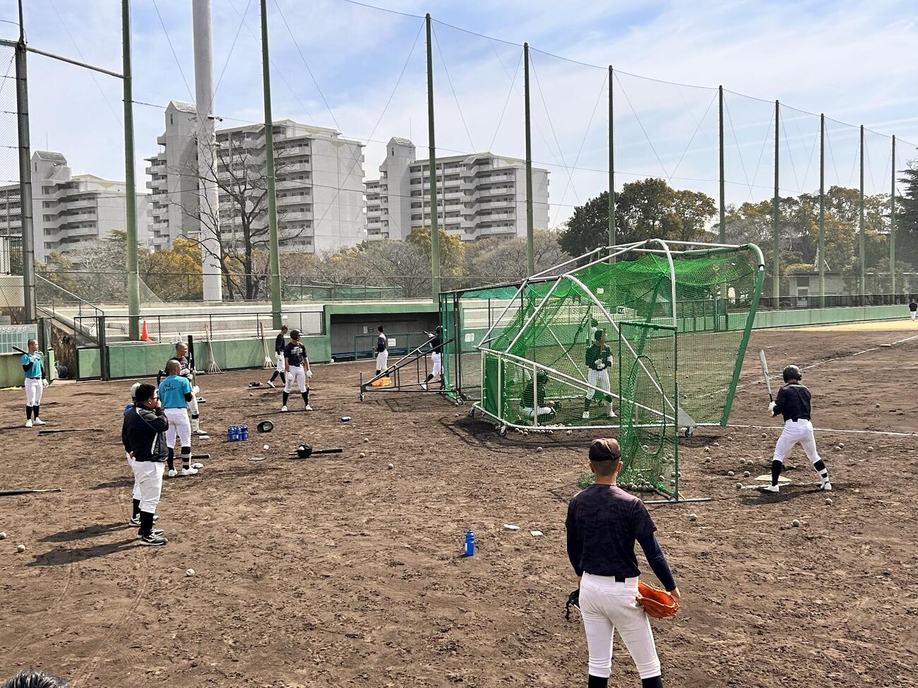 2回戦の大垣日大戦へ調整する山梨学院ナイン（撮影・平山連）