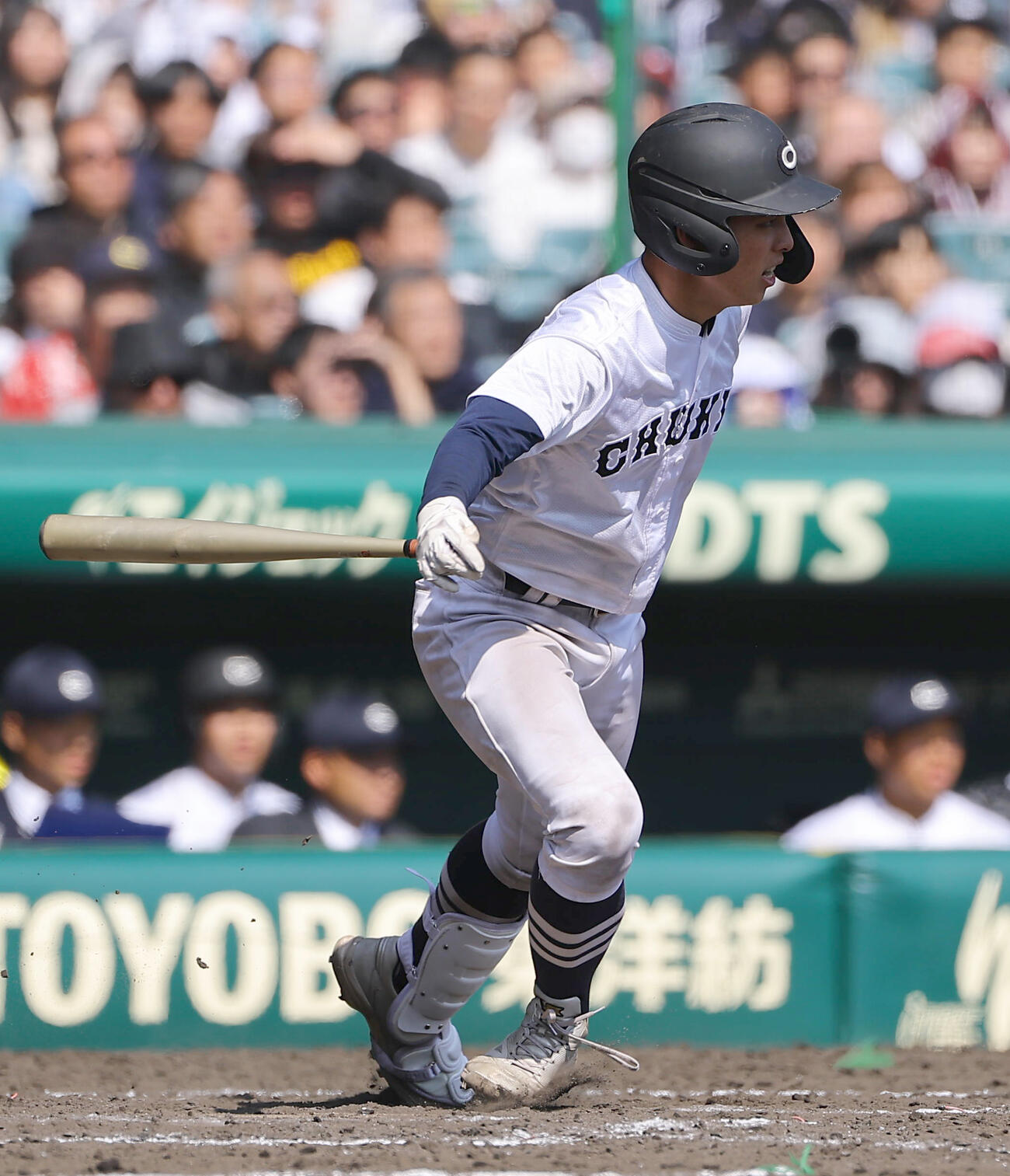 中京大中京対帝京　10回表中京大中京無死満塁、中京大中京・田中は勝ち越し適時打を放つ（撮影・上田博志）