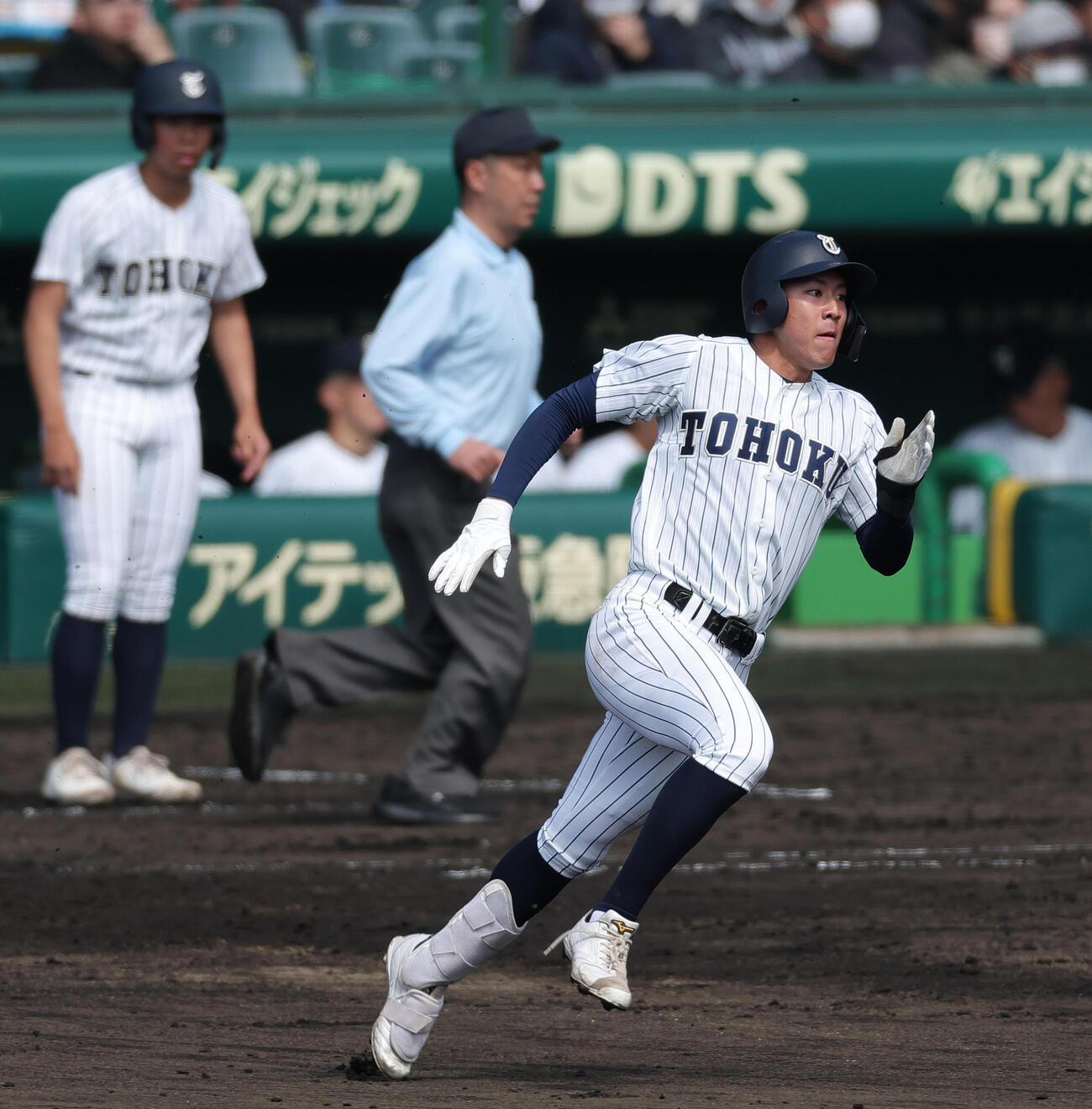 「日刊スポーツベストナイン」に中堅手で選出された東北・進藤翔愛