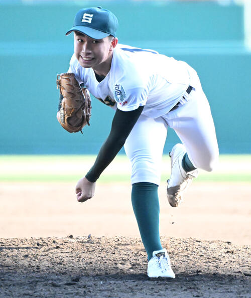 九州国際大対専大松戸　専大松戸先発の小林冠太（撮影・石井愛子）