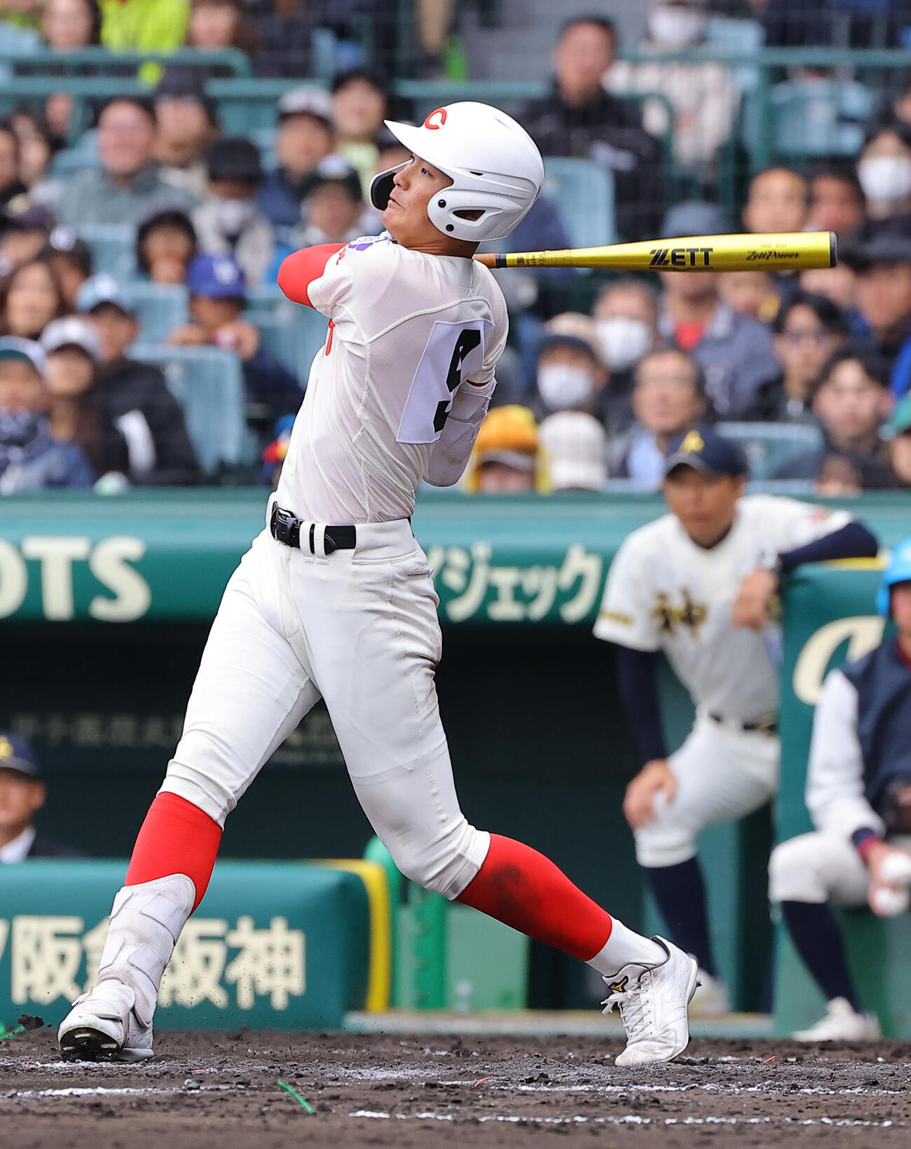 智弁学園対神村学園　10回表智弁学園1死満塁、太田は勝ち越し犠飛を放つ（撮影・上田博志）