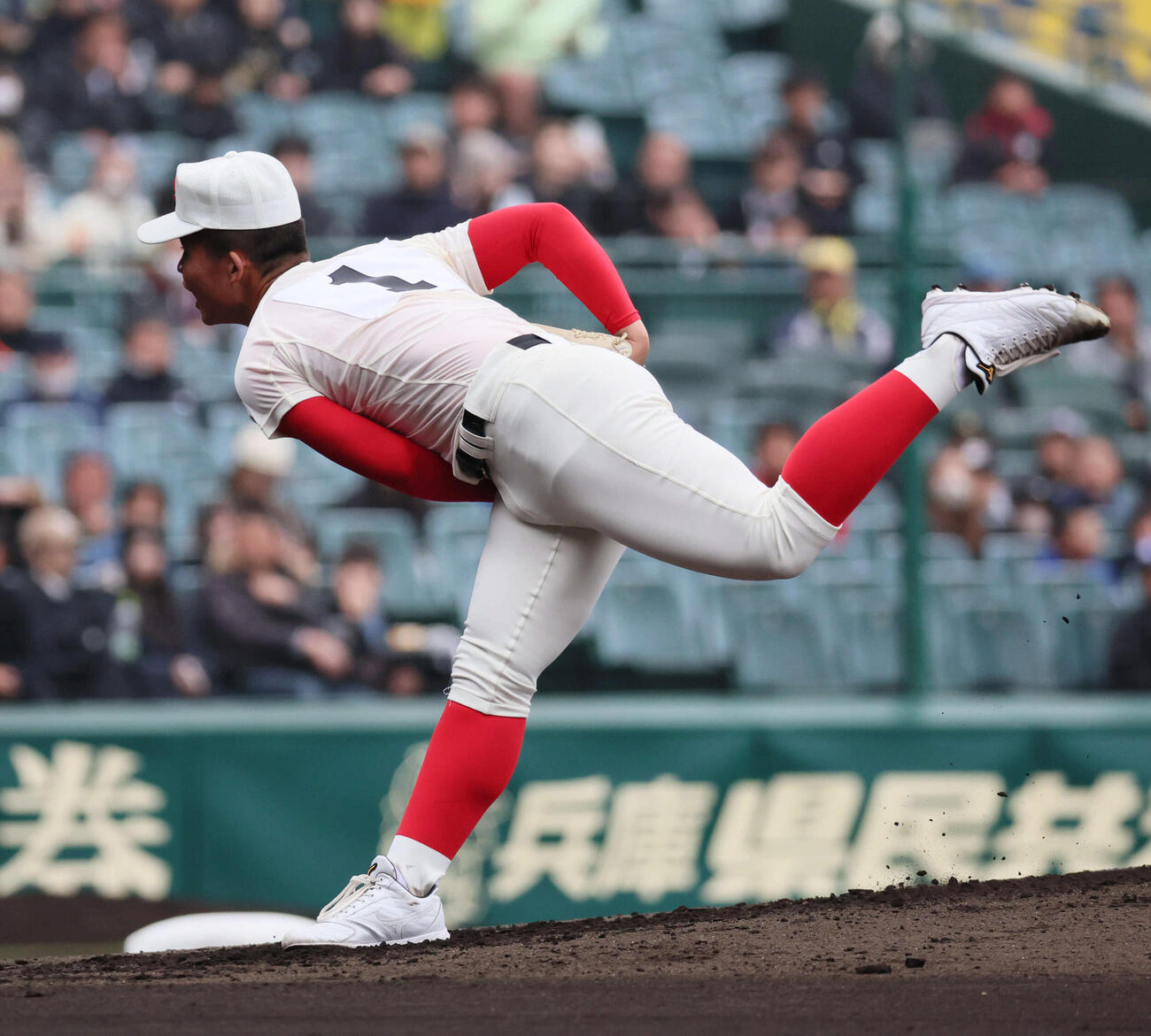 智弁学園対神村学園　智弁学園先発の杉本（撮影・宮崎幸一）