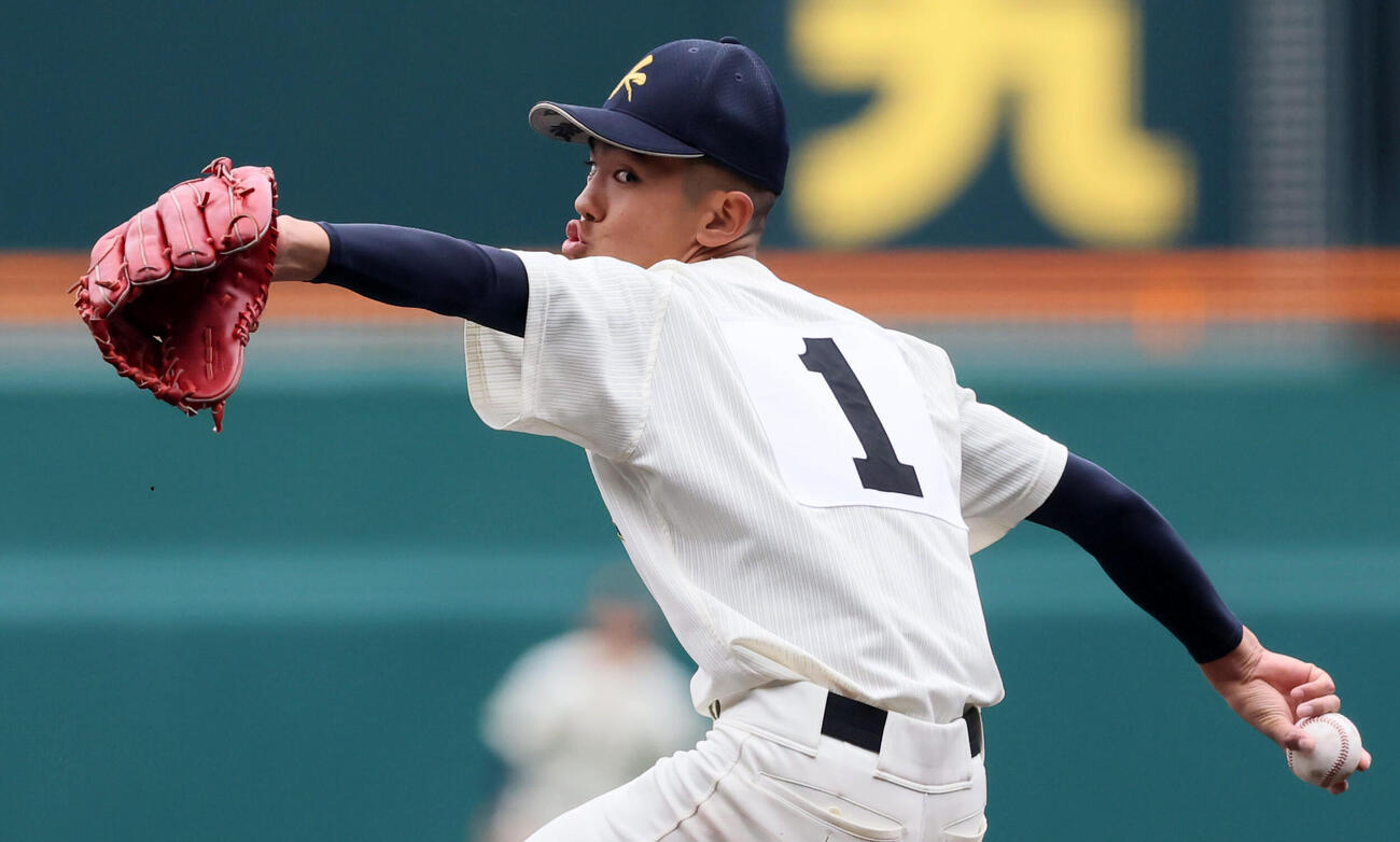 智弁学園対神村学園　智弁学園戦に先発する神村学園・龍頭（撮影・加藤哉）