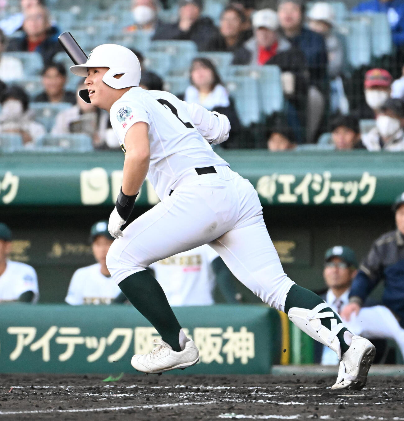 九州国際大対専大松戸　3回裏専大松戸1死満塁　吉岡伸太朗は同点の内野適時打を放つ（撮影・石井愛子）