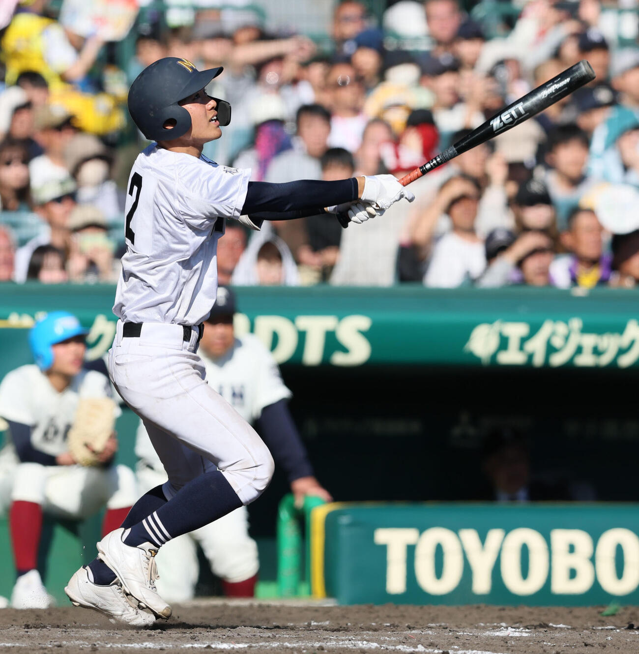 大阪桐蔭対三重　7回裏三重1死二、三塁、大西は中犠飛を打ち上げ同点とする（撮影・加藤哉）