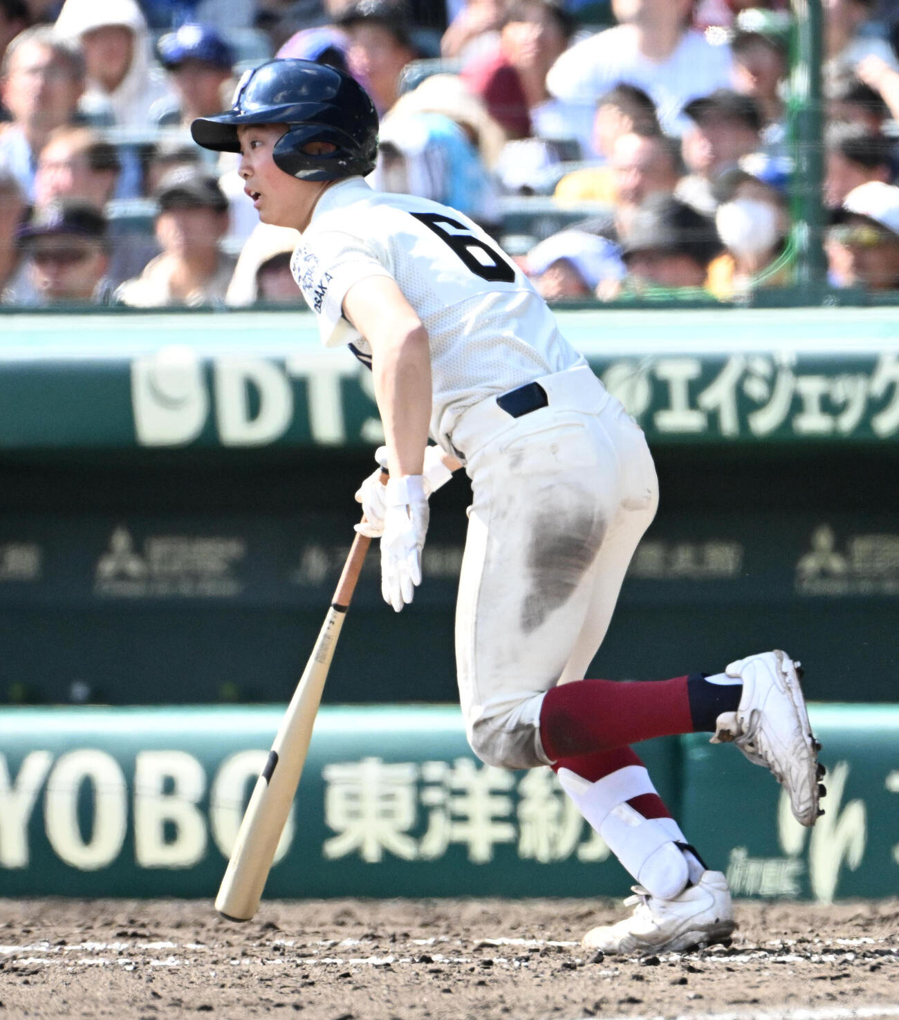 大阪桐蔭対三重　3回表大阪桐蔭1死一、三塁　中島斉志は中適時打を放つ（撮影・石井愛子）