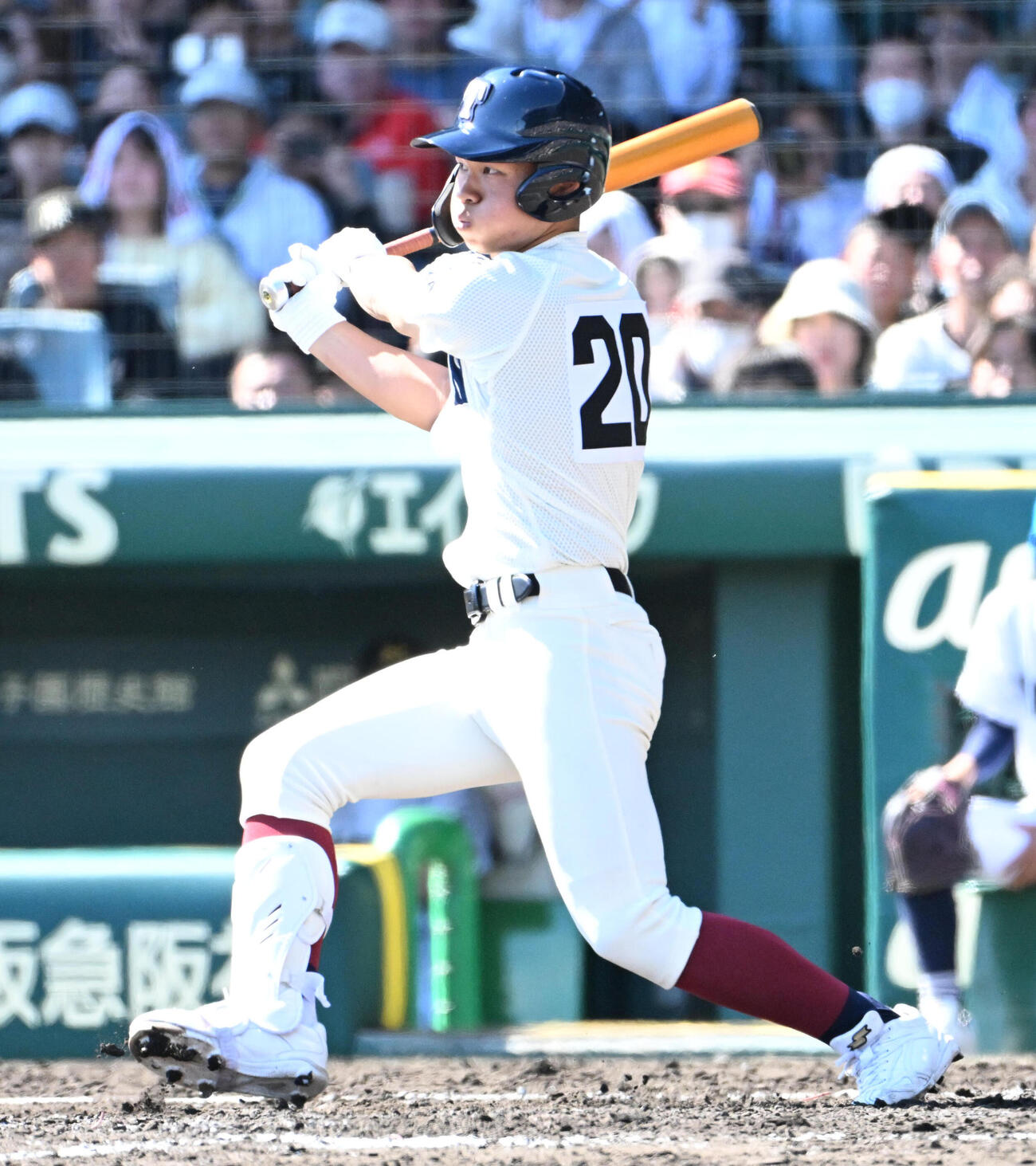 大阪桐蔭対三重　4回表大阪桐蔭1死三塁　谷渕瑛仁は適時打を放つ（撮影・石井愛子）