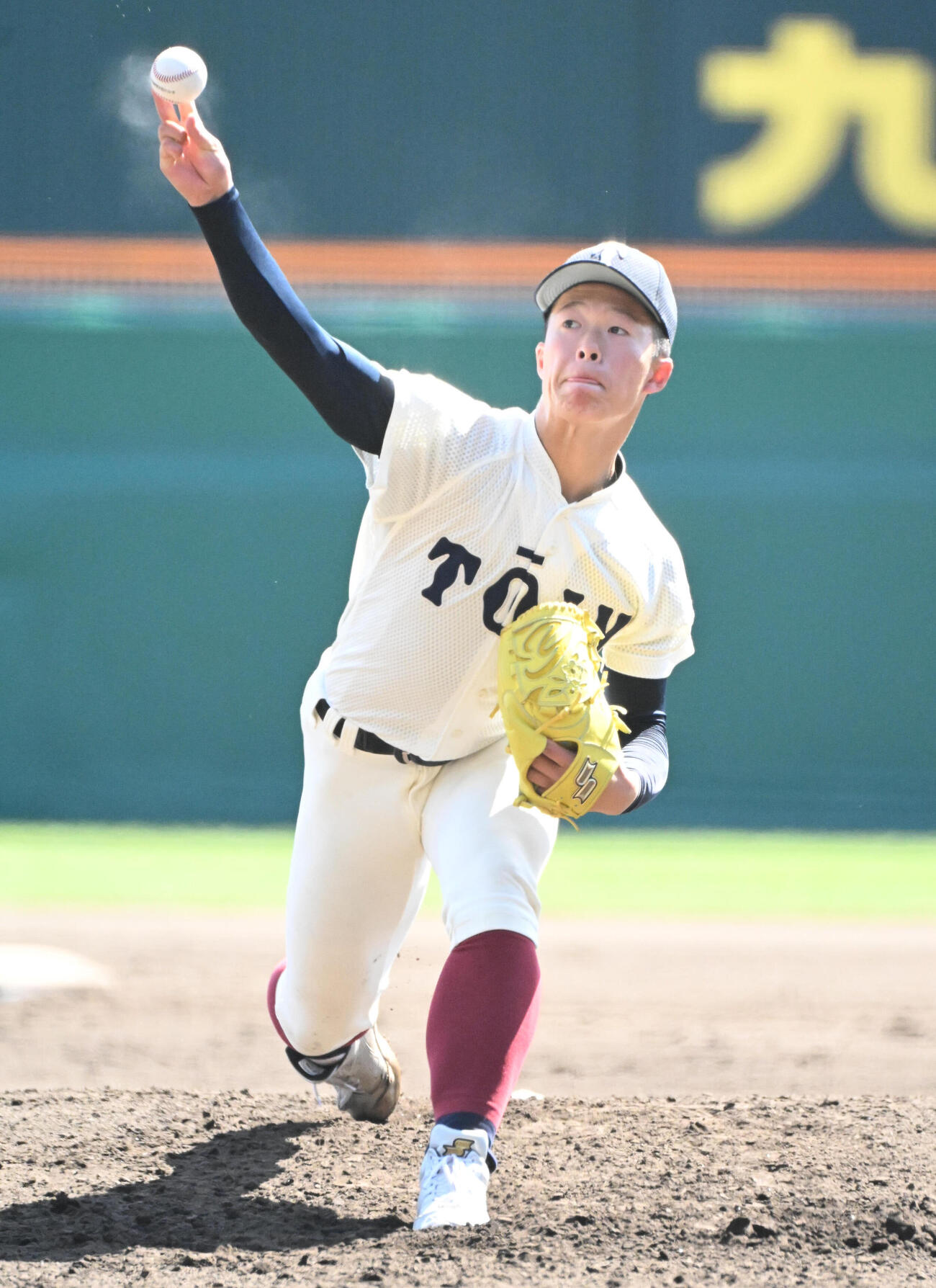 大阪桐蔭対三重　大阪桐蔭先発の吉岡貫介（撮影・石井愛子）
