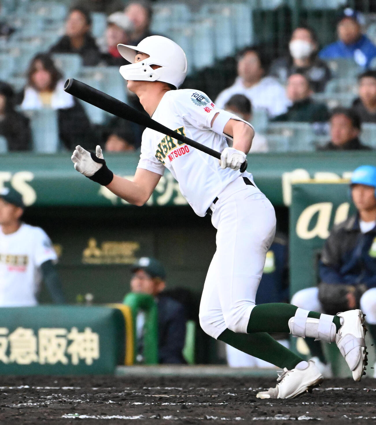 九州国際大対専大松戸　5回裏専大松戸1死二、三塁　瀬谷鷹我は右適時打を放つ（撮影・石井愛子）