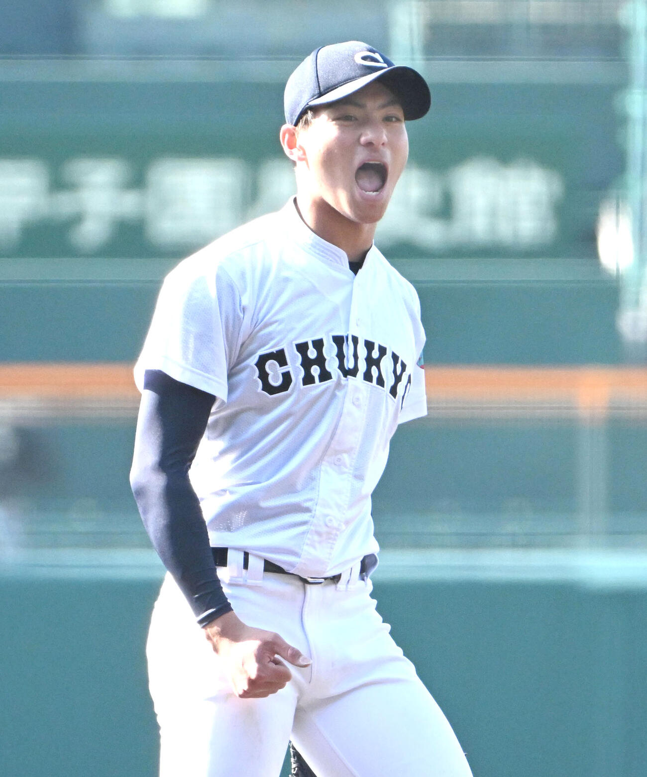 中京大中京対八戸学院光星　1回裏八戸学院光星1死二塁　長野宏紀を空振り三振に抑え声を出す安藤歩叶（撮影・石井愛子）