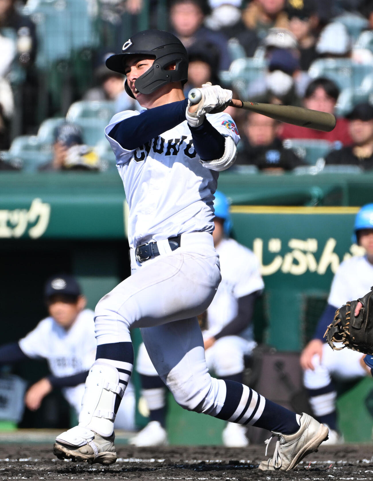 中京大中京対八戸学院光星　2回表中京大中京2死　田中大晴は左安打を放つ（撮影・石井愛子）