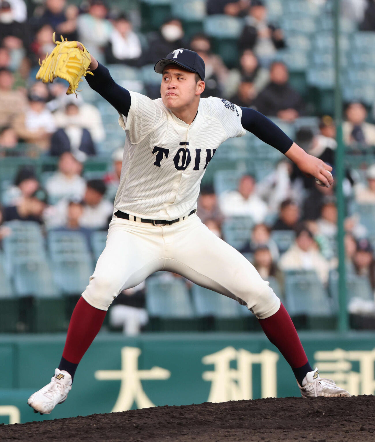 英明対大阪桐蔭　6回から登板した大阪桐蔭2番手の川本（撮影・西尾就之）