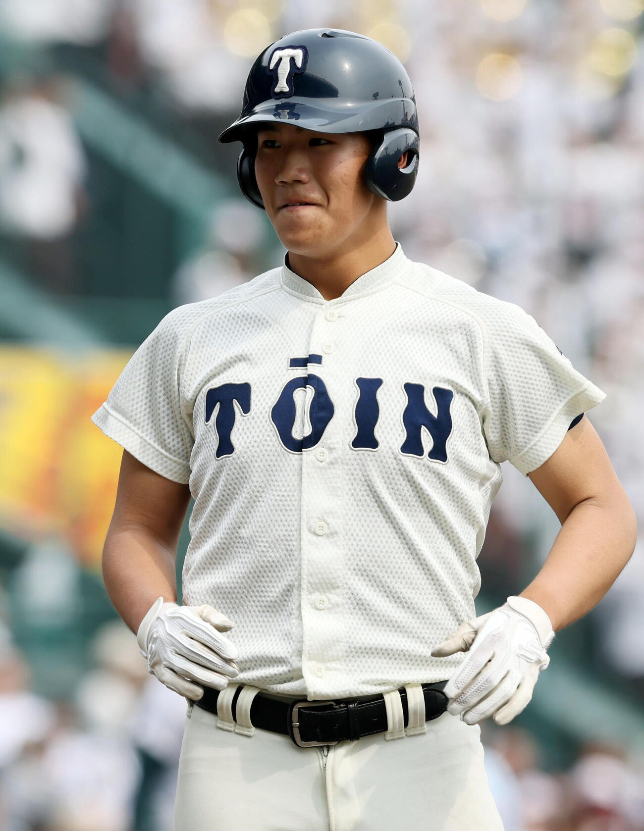 専大松戸対大阪桐蔭　2回裏大阪桐蔭2死、中村は中前打を放つ（撮影・加藤哉）