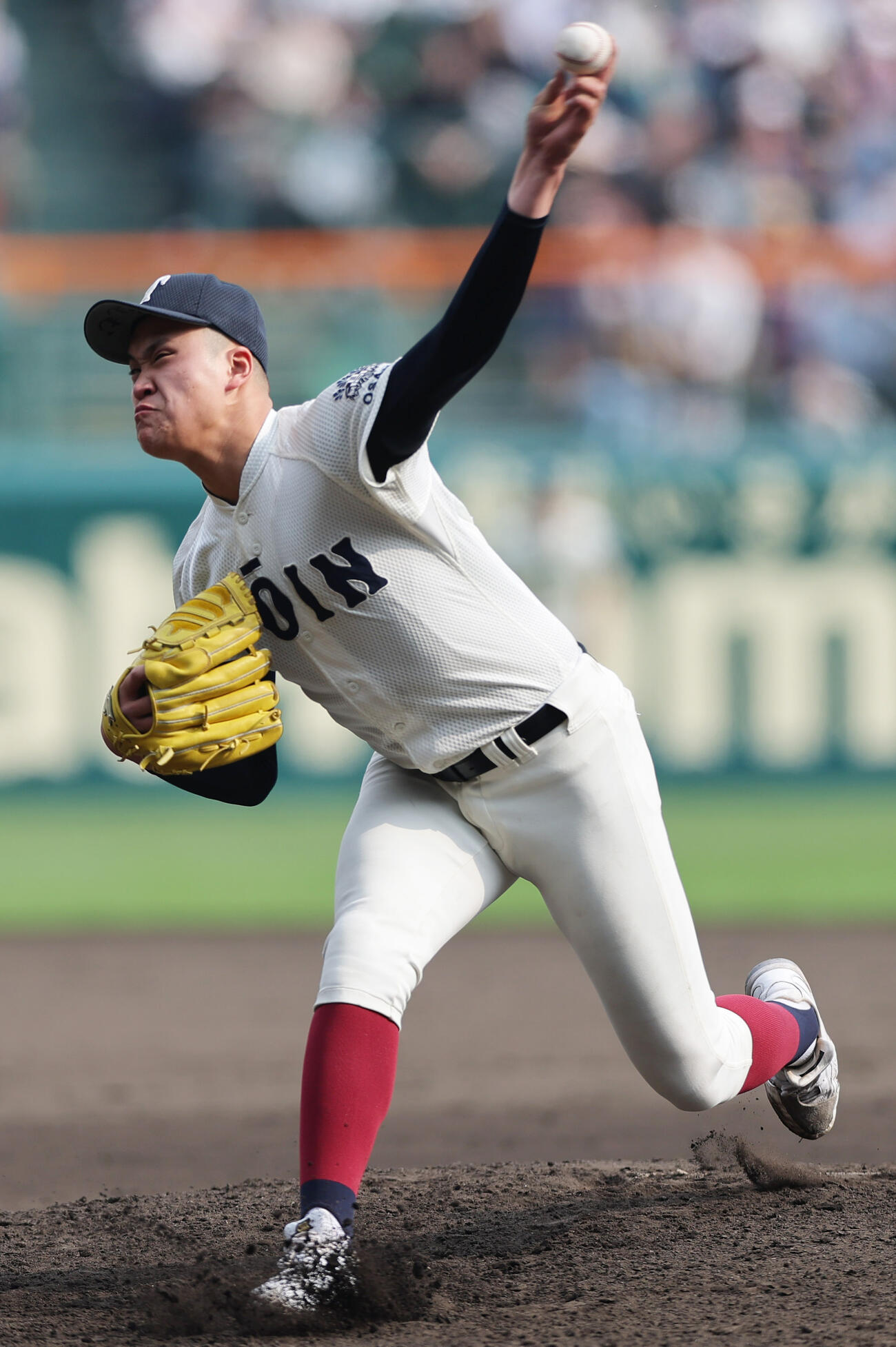 専大松戸対大阪桐蔭　8回表に登板する大阪桐蔭の川本（撮影・上山淳一）