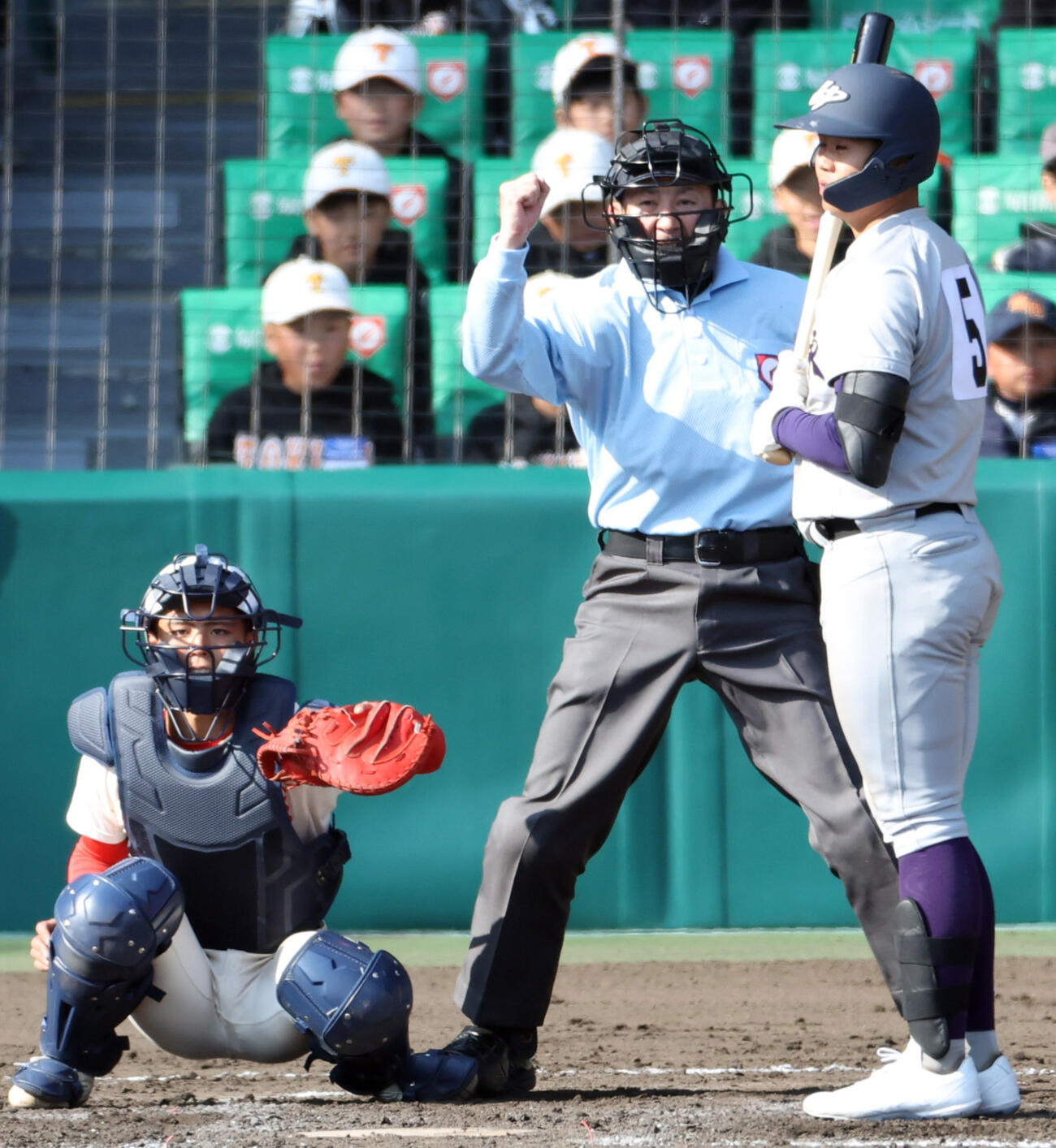 2026年3月20日、智弁学園戦の4回裏、見逃し三振に倒れる花巻東・古城大翔