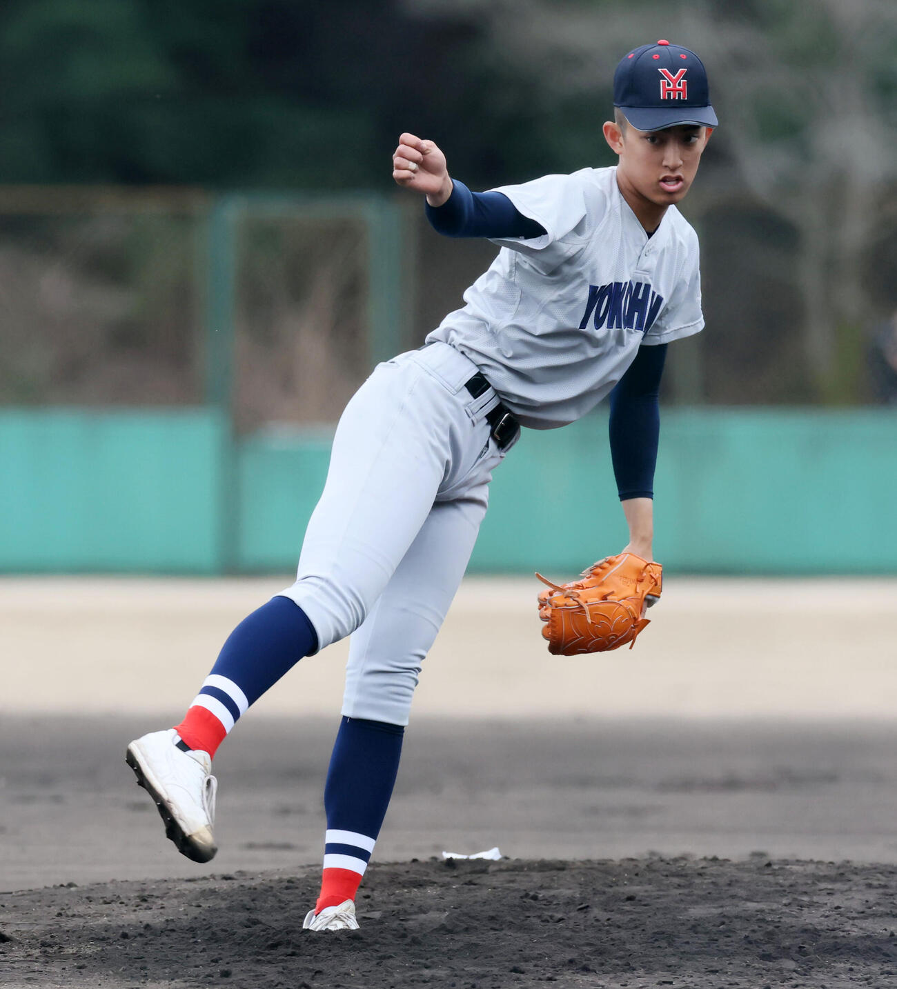 紅白戦に登板した横浜・織田（撮影・加藤哉）