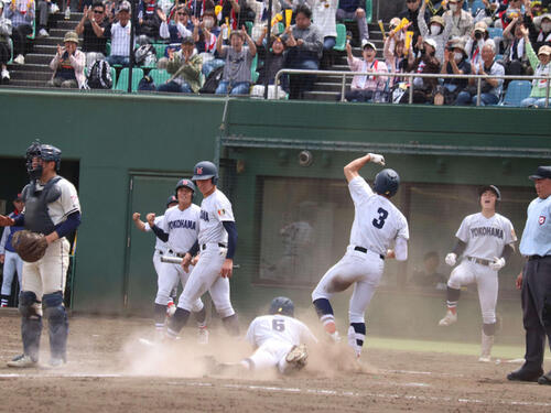 昨春センバツ王者の横浜が９回逆転で鎌倉学園にヒヤヒヤ勝利！ベスト８進出　春季神奈川大会