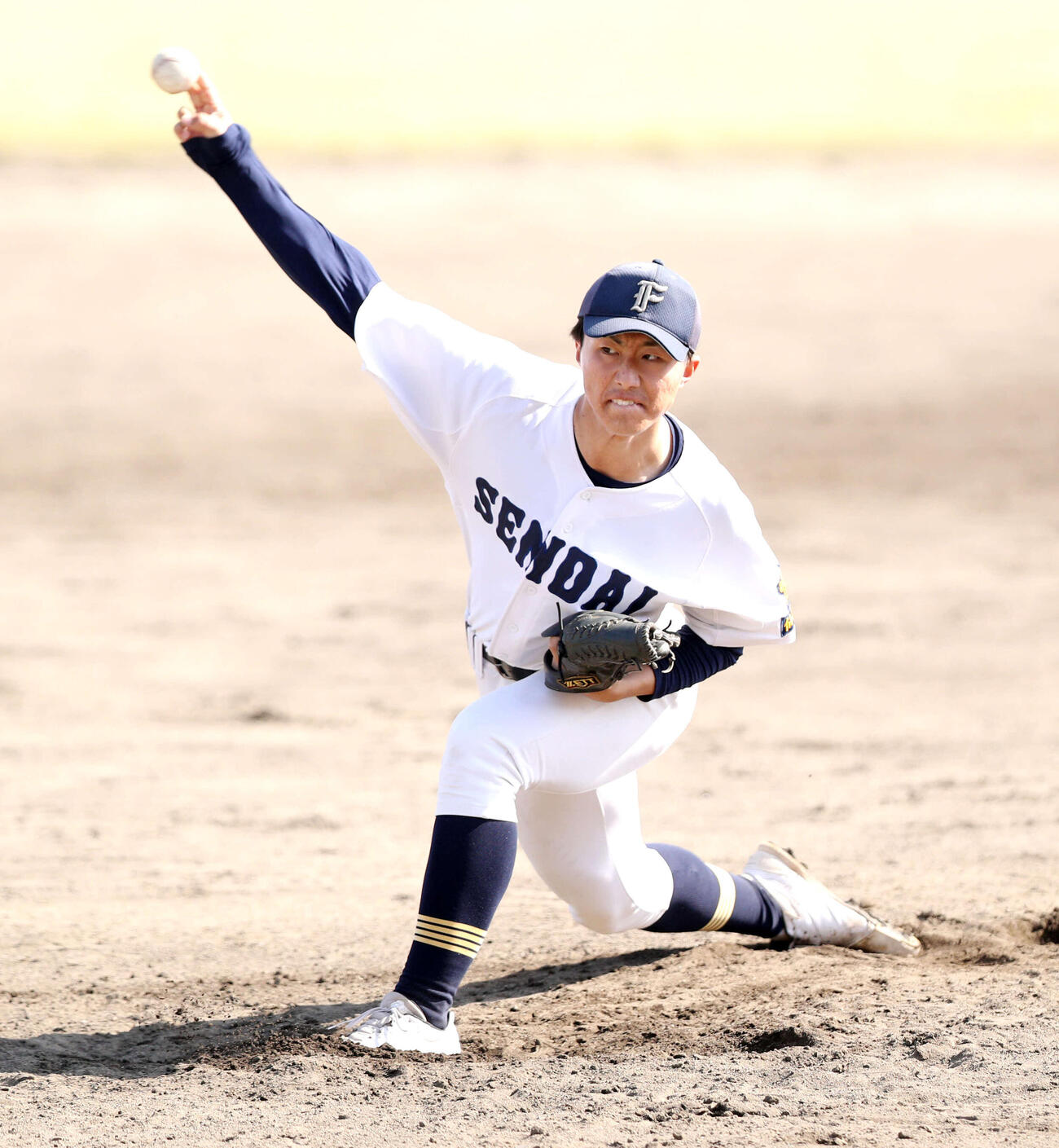 仙台一対宮城広瀬　2番手で登板した仙台一・桜井（撮影・木村有優）
