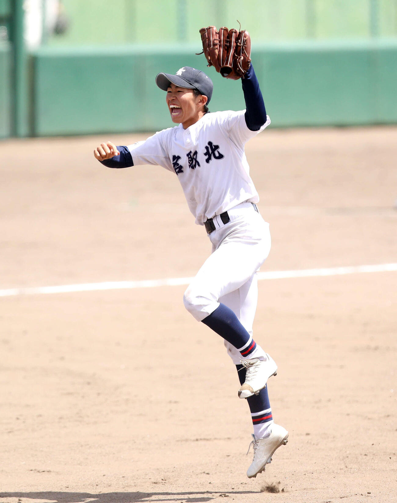 名取北対仙台南　名取北・佐久間啓心投手が勝利を喜んだ