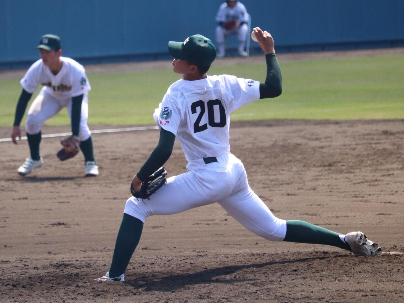春季千葉大会　千葉黎明対専大松戸　4安打で7回コールド完封勝利の専大松戸、先発の畠山真大