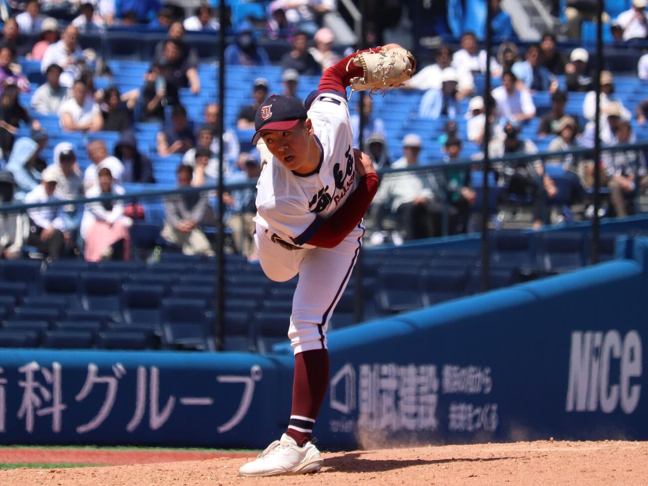 春季神奈川大会　桐光学園対横浜　2番手で登板した桐光学園の小山田尊琥（撮影・保坂淑子）
