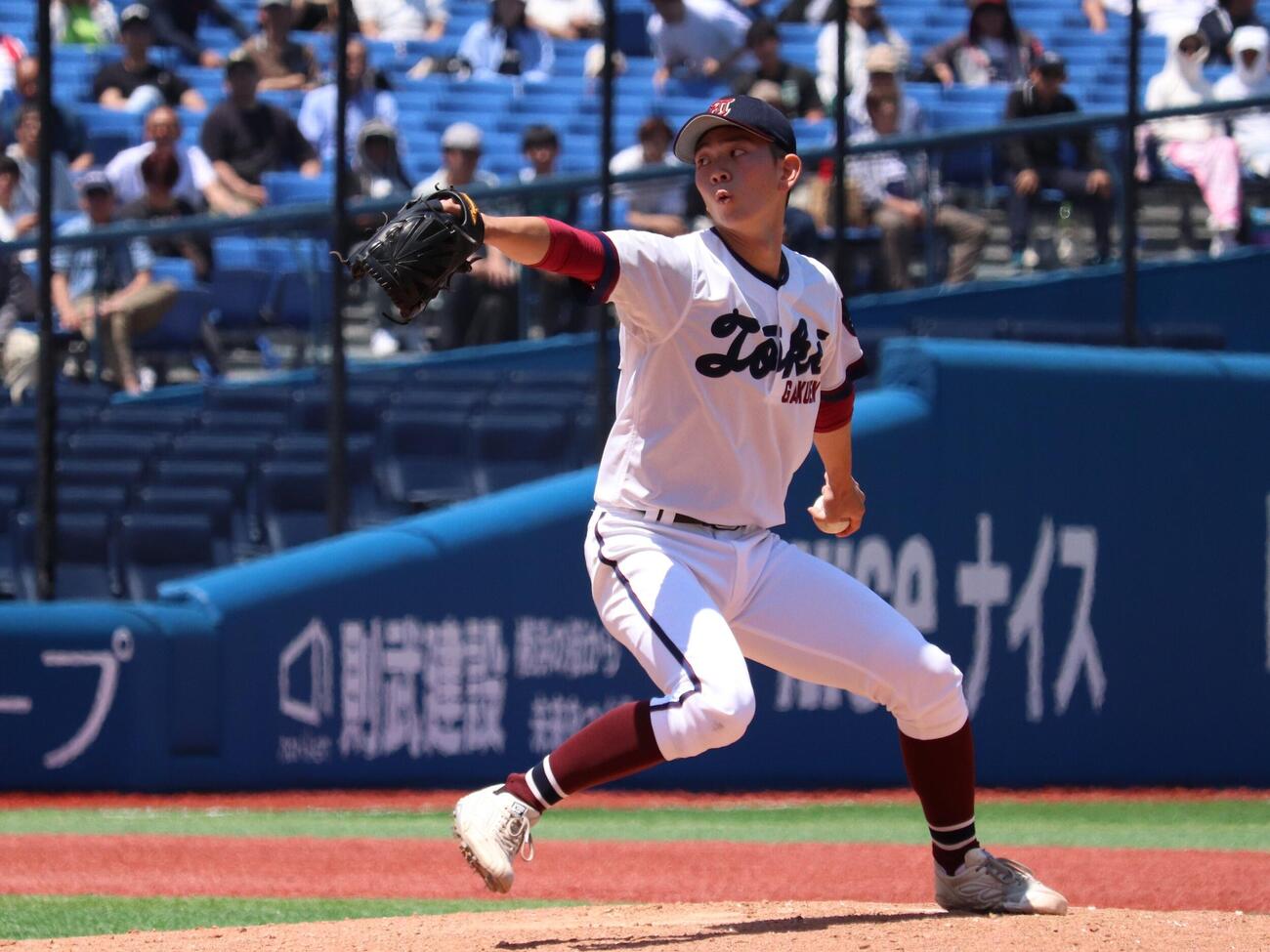 春季神奈川大会　桐光学園対横浜　3番手でマウンドに上がった桐光学園の鈴木陽仁（撮影・保坂淑子）