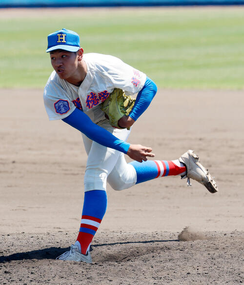 春季関東大会 専大松戸対花咲徳栄 花咲徳栄の3番手で登板した黒川凌大(撮影・山本朝陽)