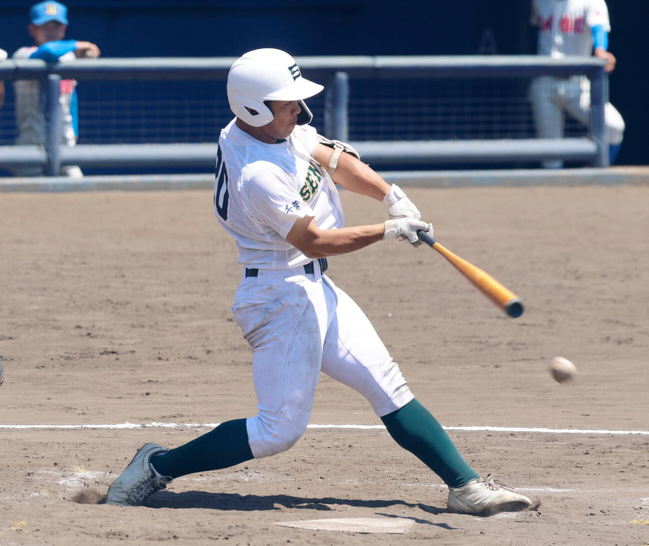 春季関東大会　専大松戸対花咲徳栄　7回裏専大松戸2死二塁、左前適時打を放つ吉田颯斗（撮影・山本朝陽）