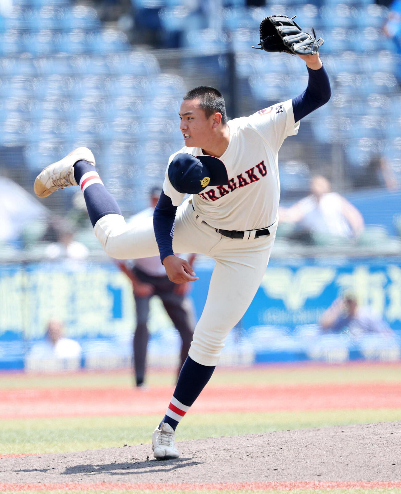浦和学院対東京学館浦安　力投する浦和学院・深谷漣（撮影・鈴木正人）